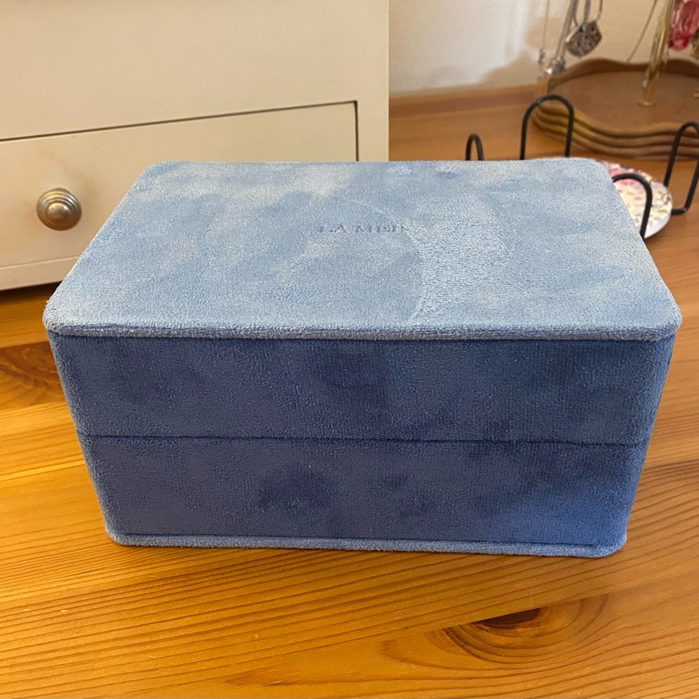 La Mer Blue Velvet Jewelry Organizer Box